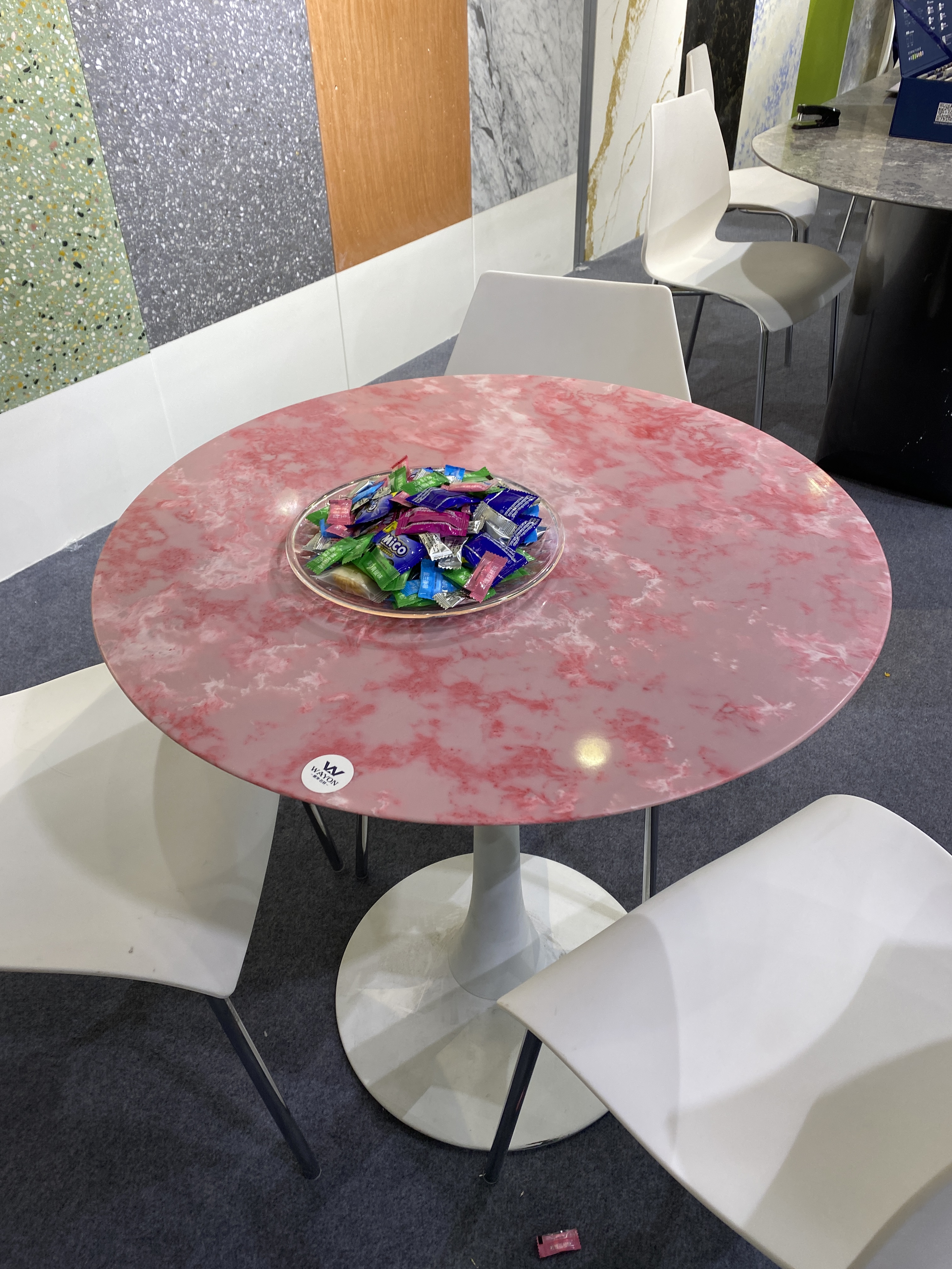 Tablero de mesa de cuarzo rosa rojizo WG537