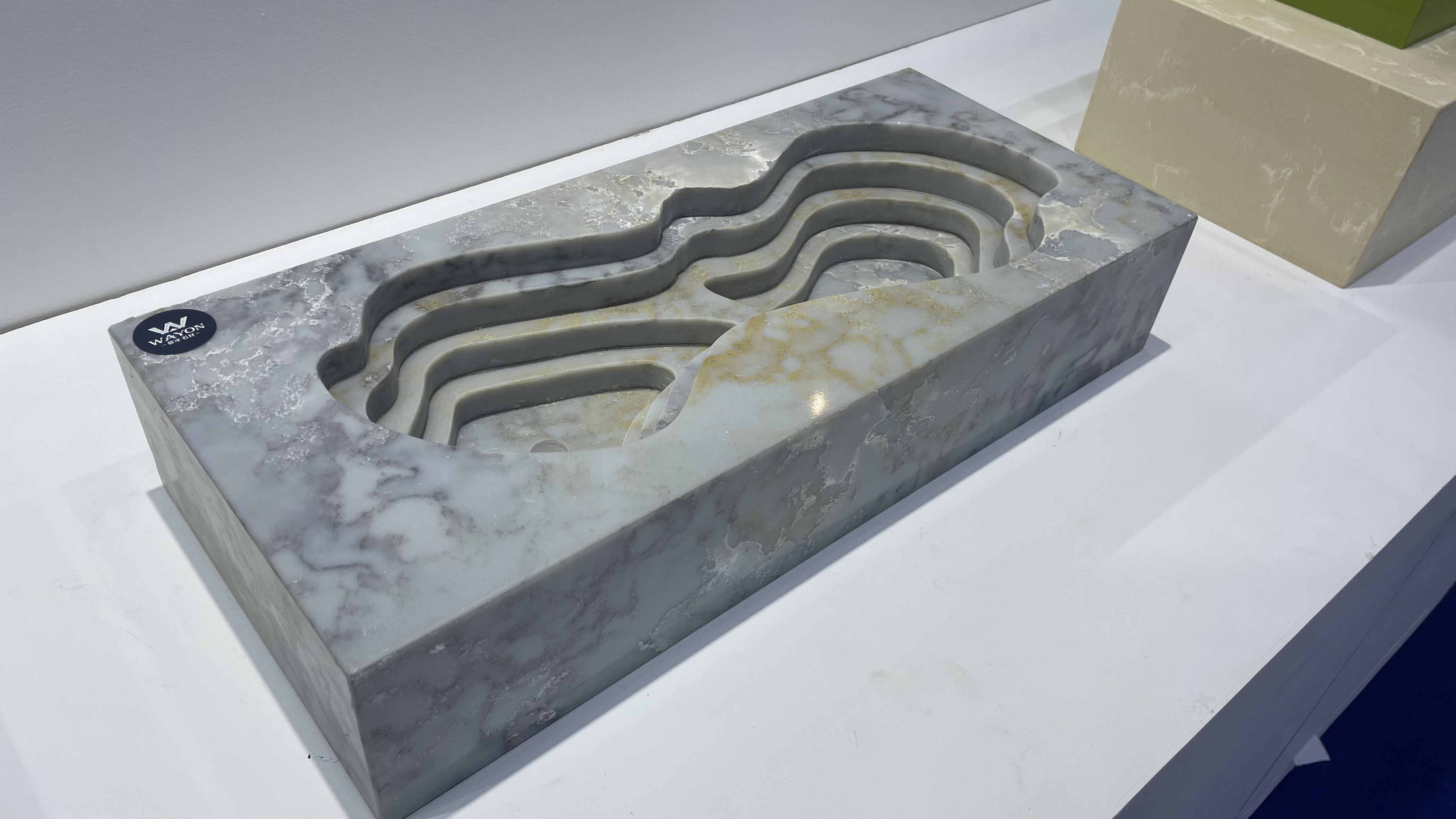 Lavabo de cuarzo Chaos Gold WG547