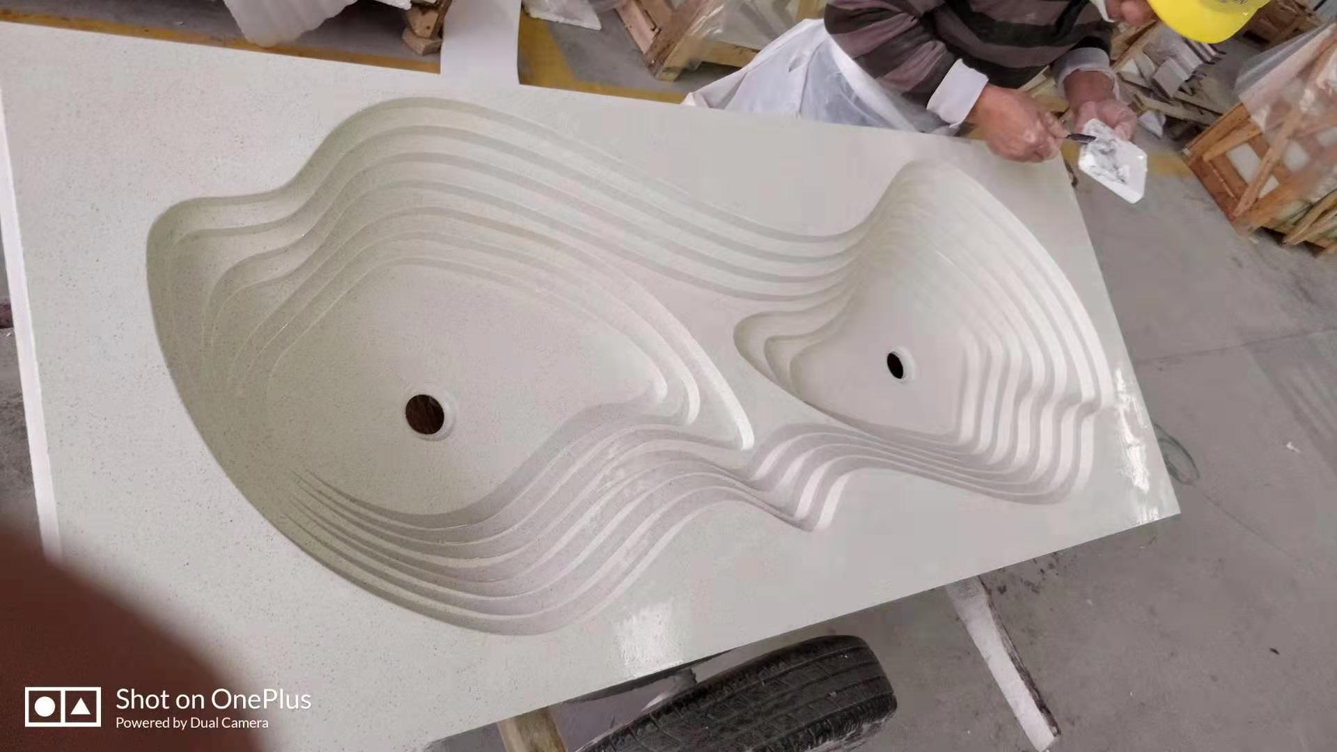 Esta extraña forma está diseñada por un diseñador famoso, esperando con ansias el efecto después de la finalización de las mejores encimeras de cuarzo.