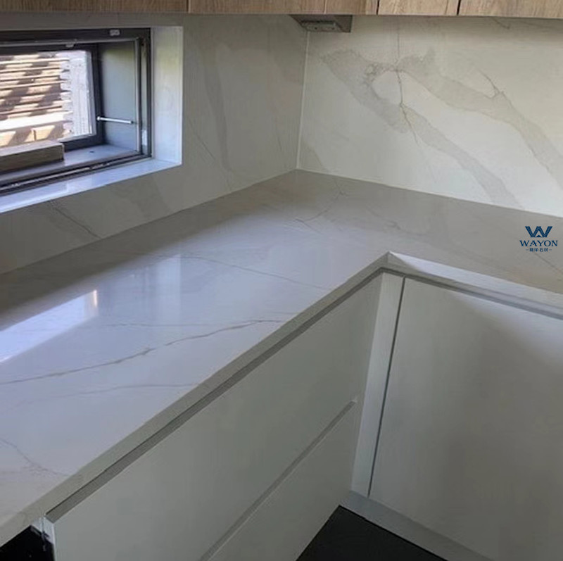 Caso residencial finlandés (WG466 Calacatta Gold)