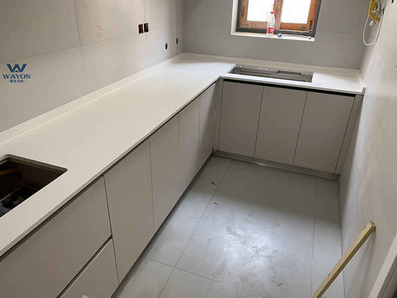 Proyecto de casa de tapa dura en Shanghái: encimera en blanco puro