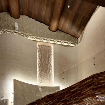 Pared decorativa en un hotel de Xinjiang (casos WAYON)