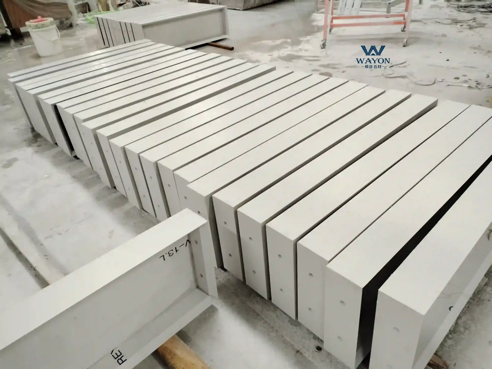 Peldaños de escalera voladizos de cuarzo - WG628 Gris Mistelle