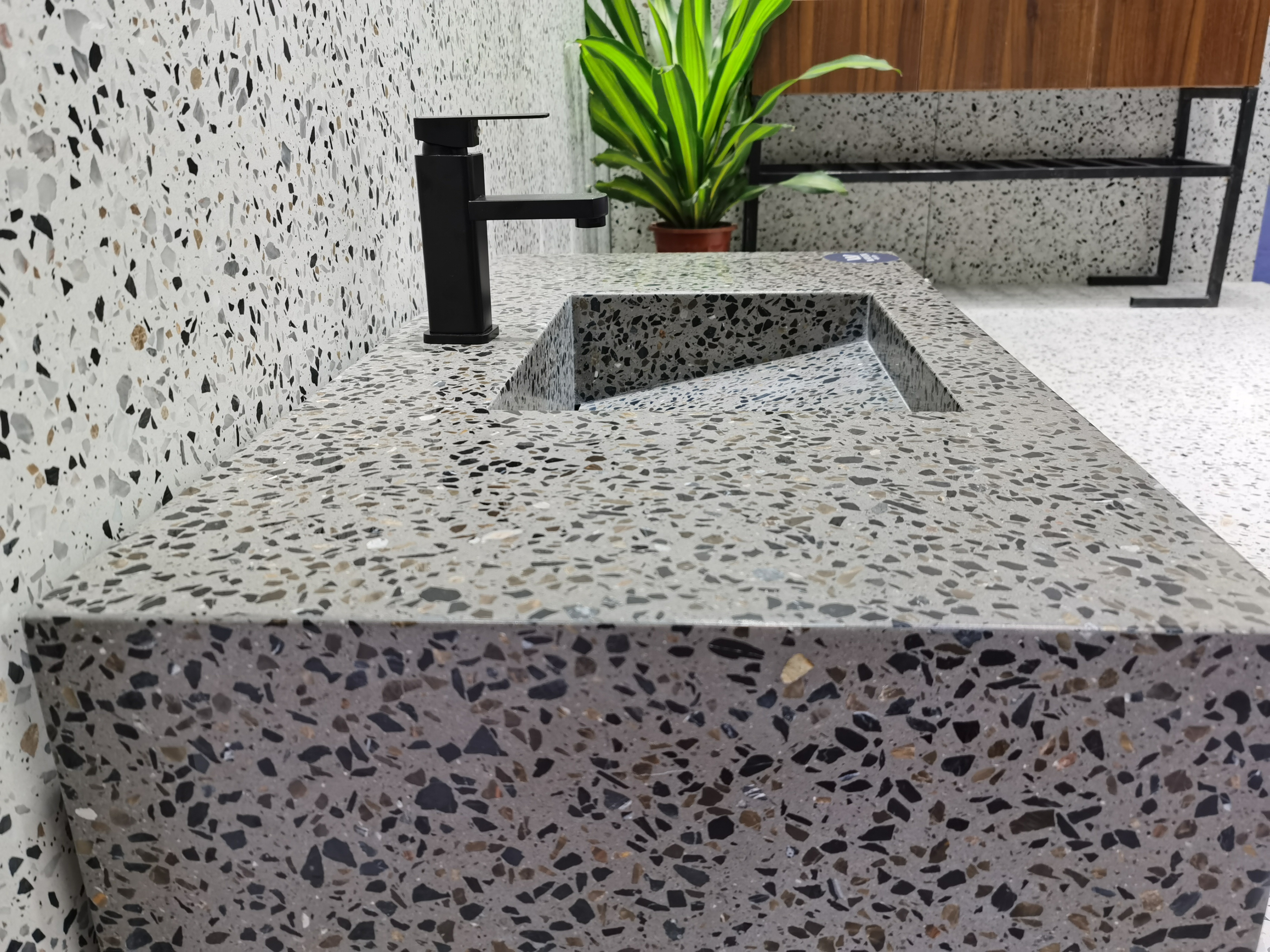 Fregadero de terrazo marrón Iwayama WT270