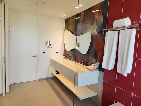Piedra Wayon | Lavabo de cuarzo resistente para hoteles y espacios